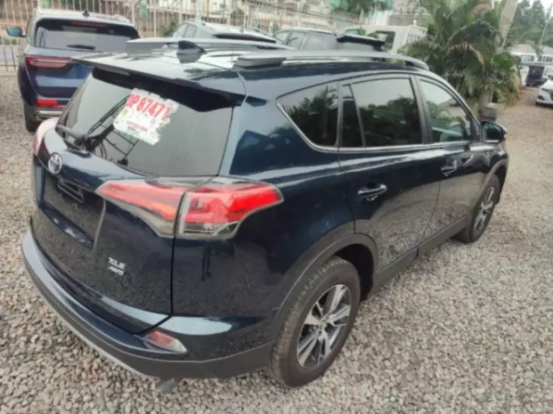 Toyota RAV 4   - 2018