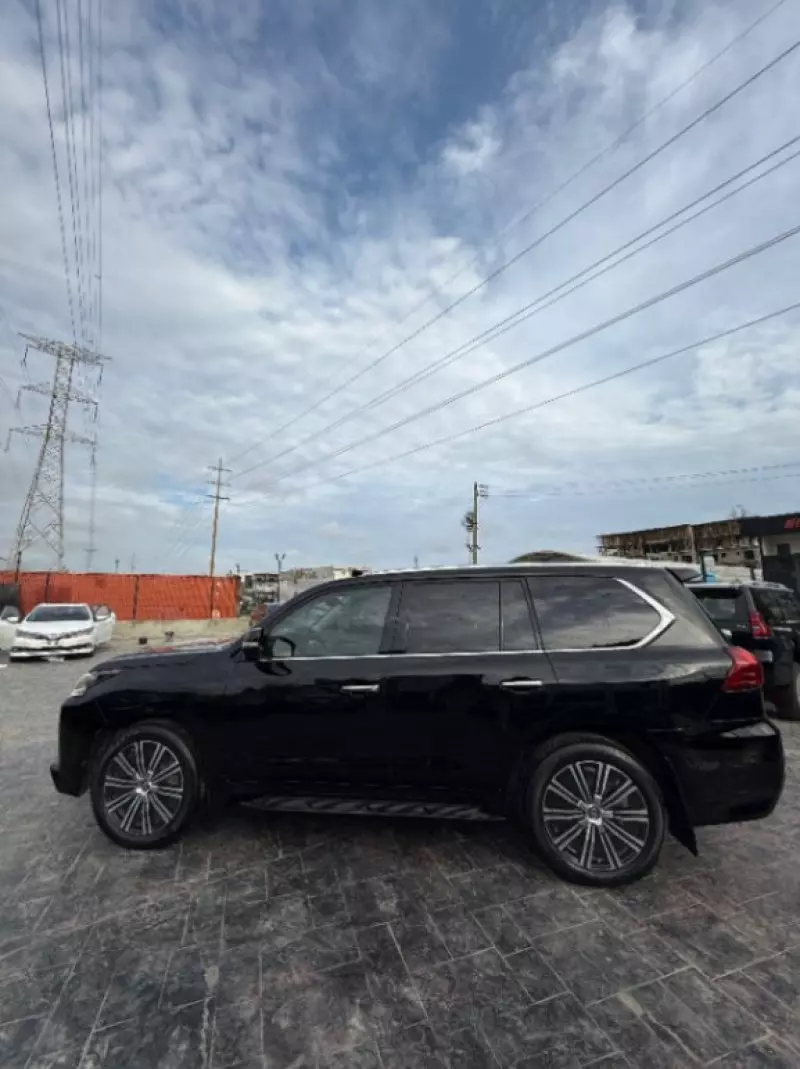 Lexus LX   - 2018
