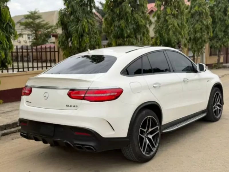 Mercedes-Benz GLE-Class   - 2017