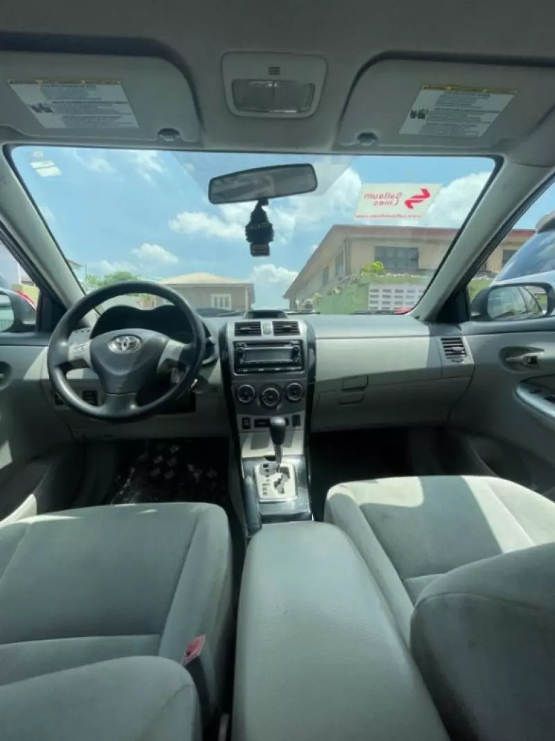 Toyota Corolla   - 2012