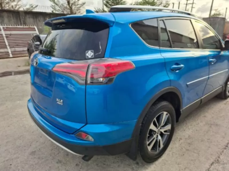 Toyota RAV4 - 2016