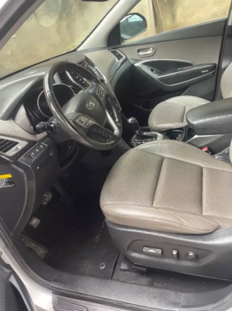 Hyundai Santa Fe   - 2014