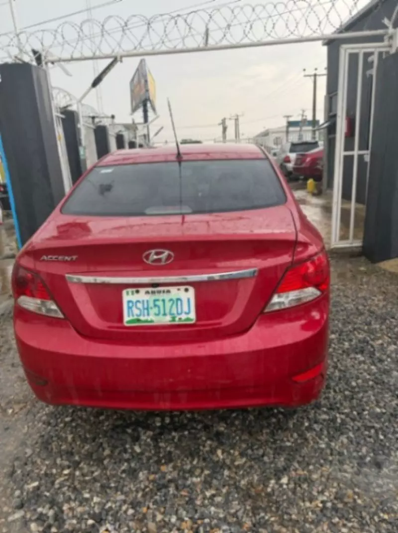 Hyundai Accent   - 2014