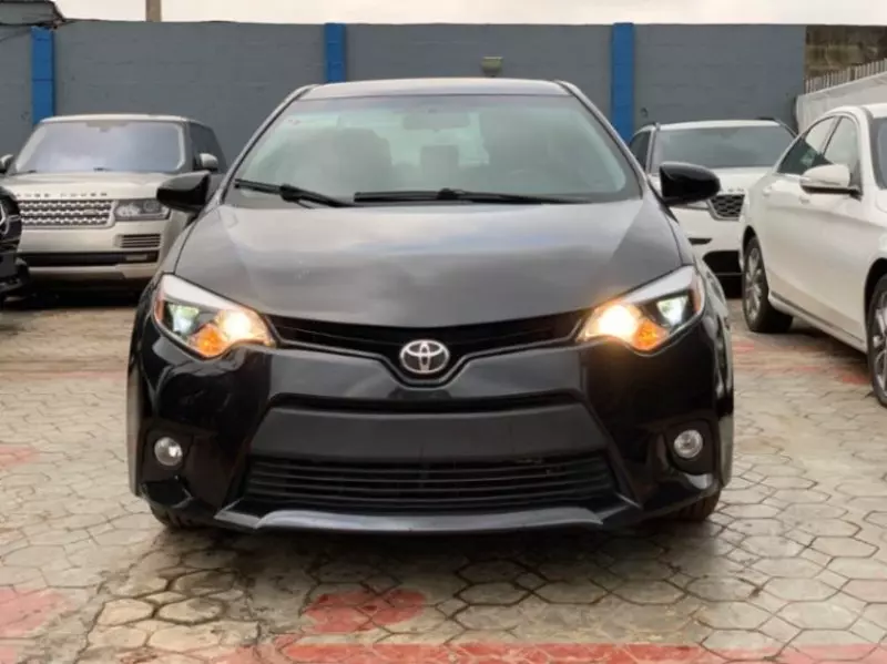 Toyota Corolla   - 2016