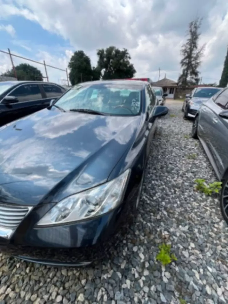 Lexus ES   - 2009