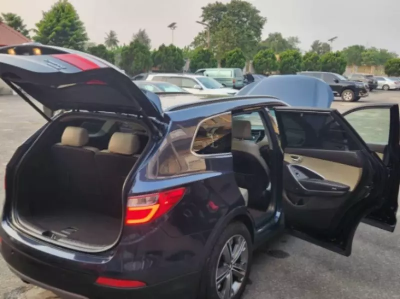 Hyundai Santa Fe   - 2014