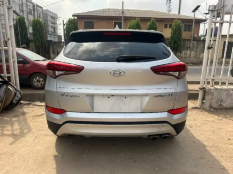 Hyundai Tucson   - 2017