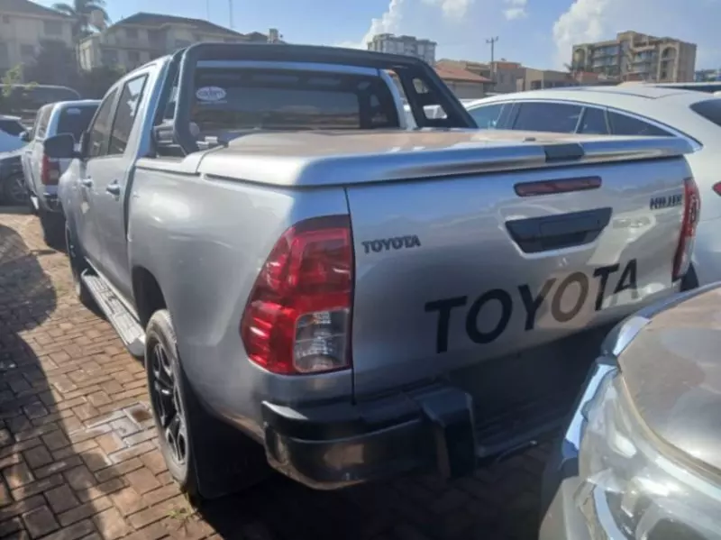 Toyota Hilux   - 2018