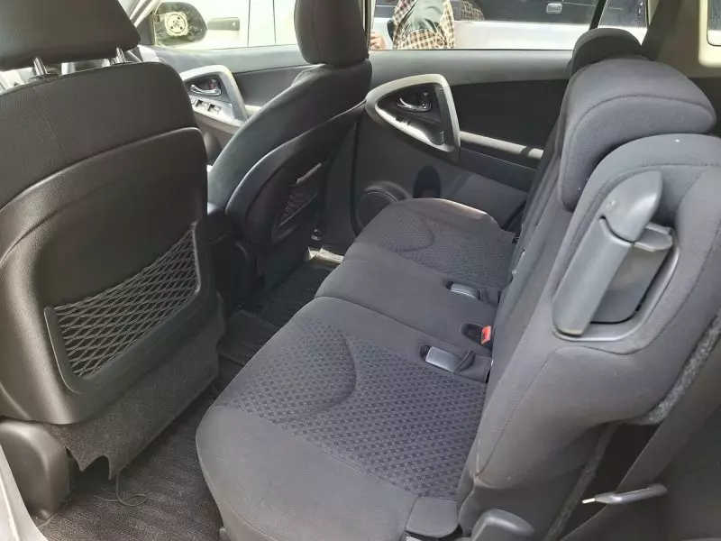 Toyota Vanguard    - 2012