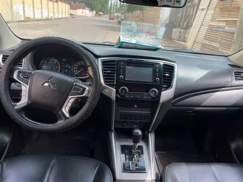 Mitsubishi L200 D/C Sportero A/T   - 2022
