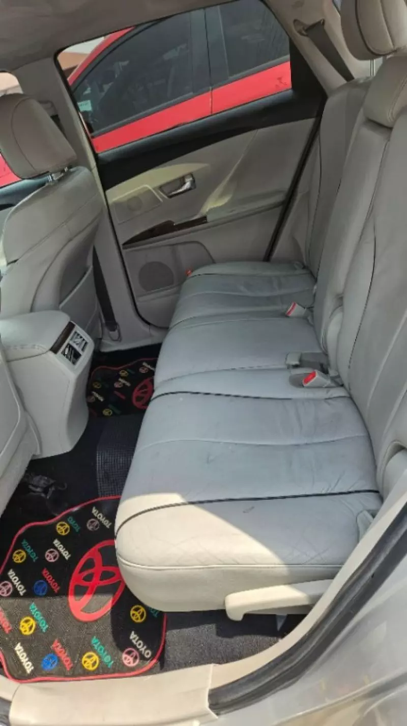 TOYOTA Venza   - 2011