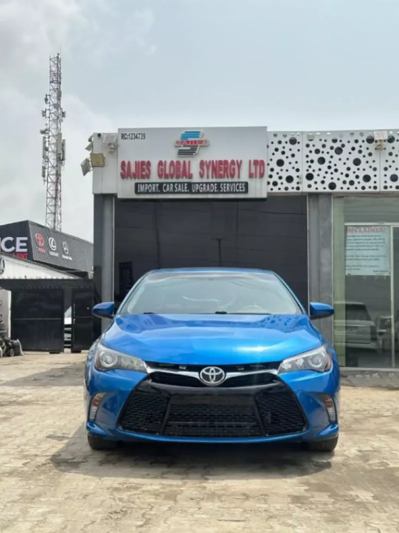 Toyota Camry   - 2017
