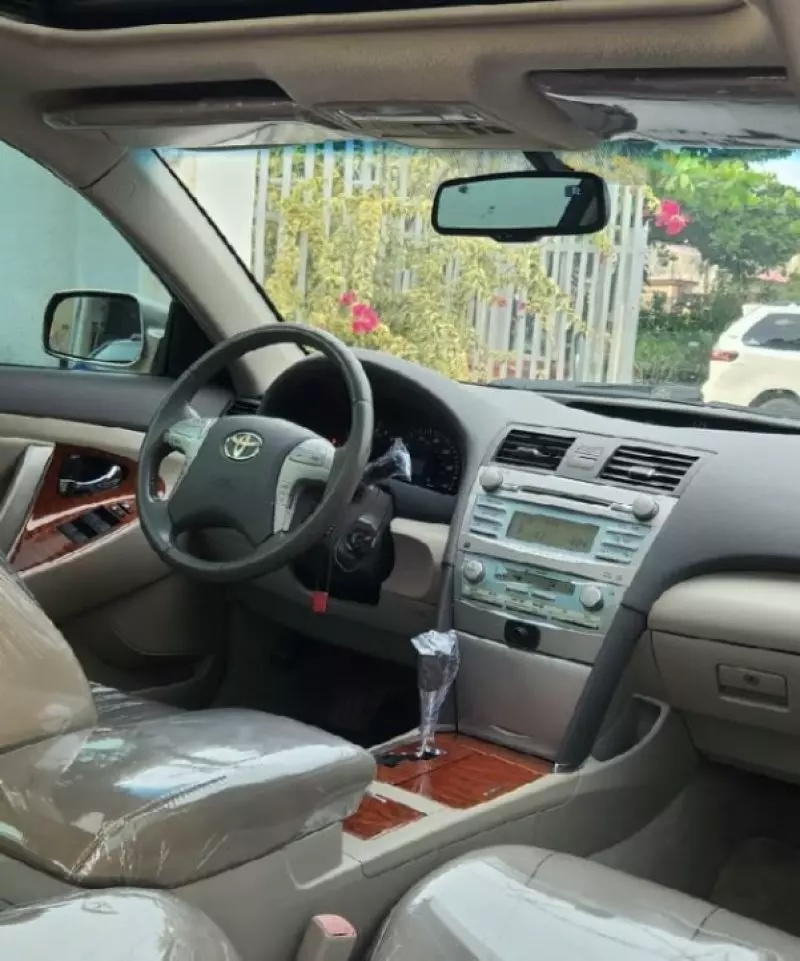 Toyota Camry   - 2009
