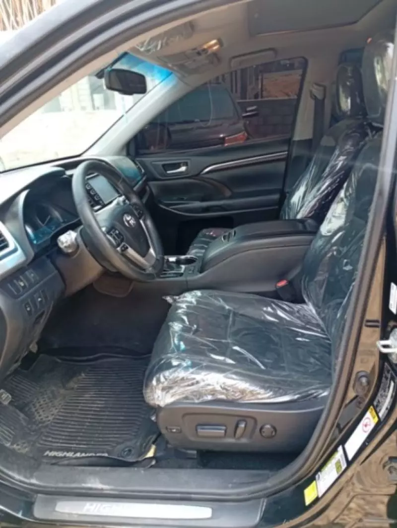 Toyota Highlander   - 2015