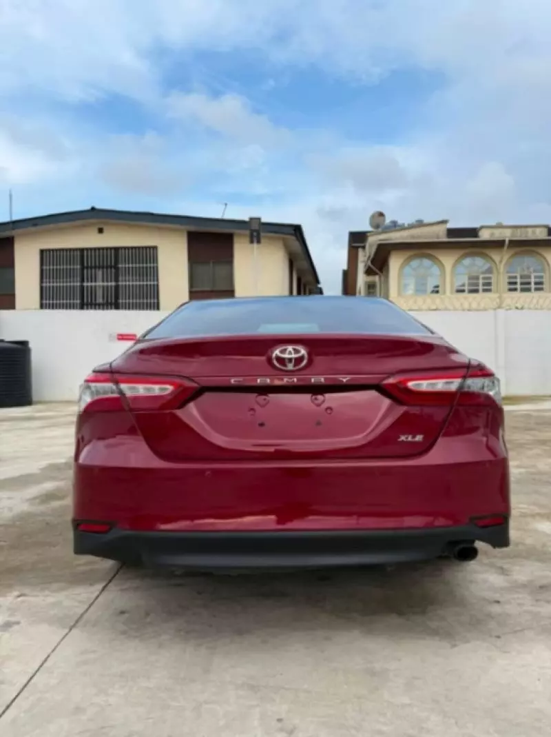 TOYOTA Camry - 2018