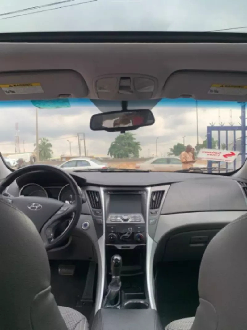 Hyundai Sonata   - 2013