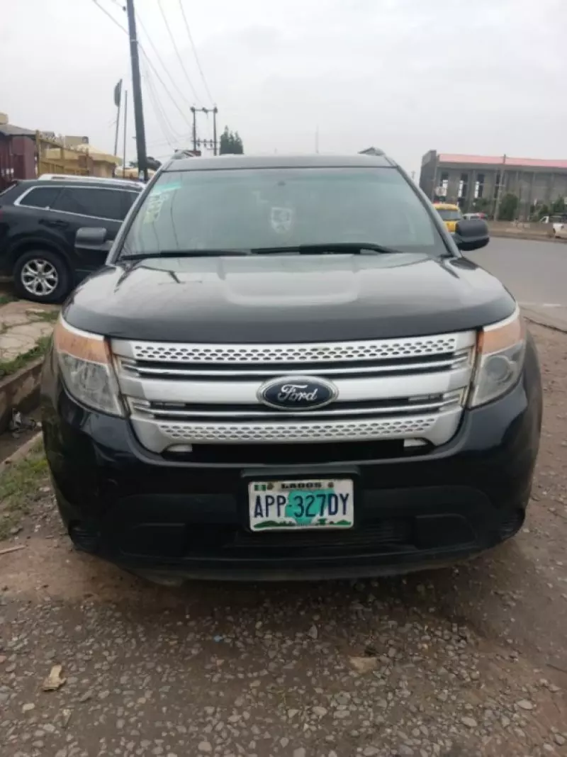 Ford Explorer   - 2012