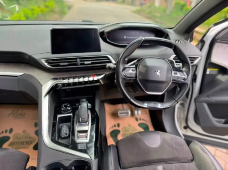 Peugeot 5008   - 2019