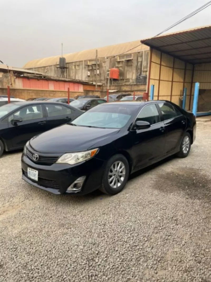 Toyota Camry   - 2012