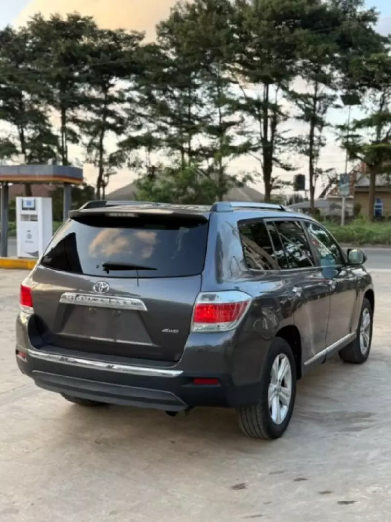 TOYOTA Highlander   - 2013