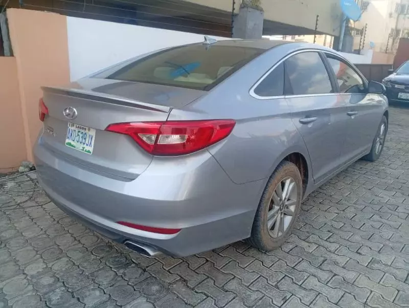 Hyundai Sonata   - 2015