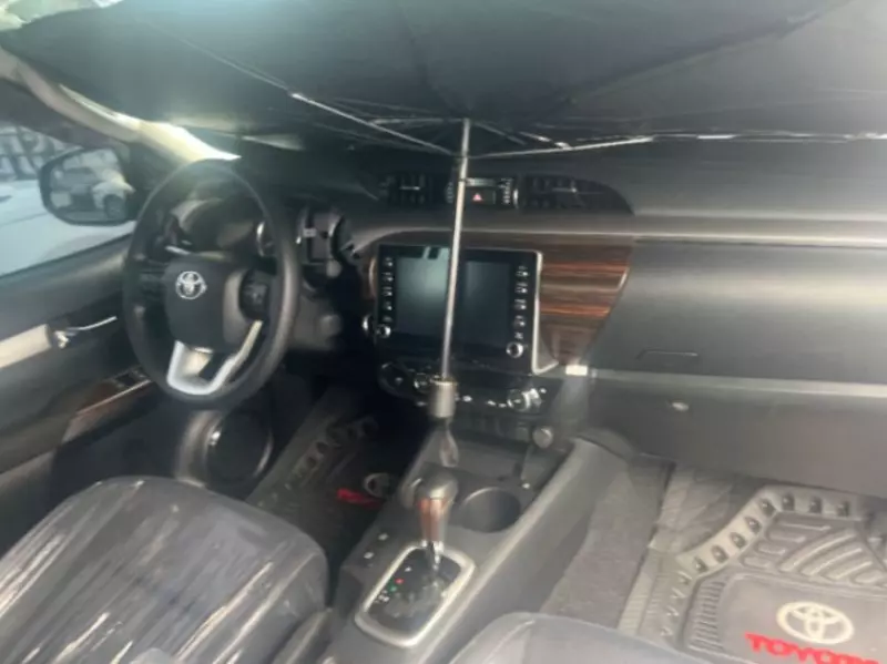 TOYOTA Hilux   - 2023