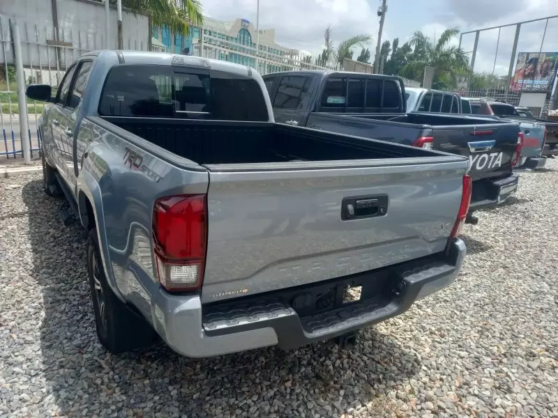 Toyota Tacoma   - 2019