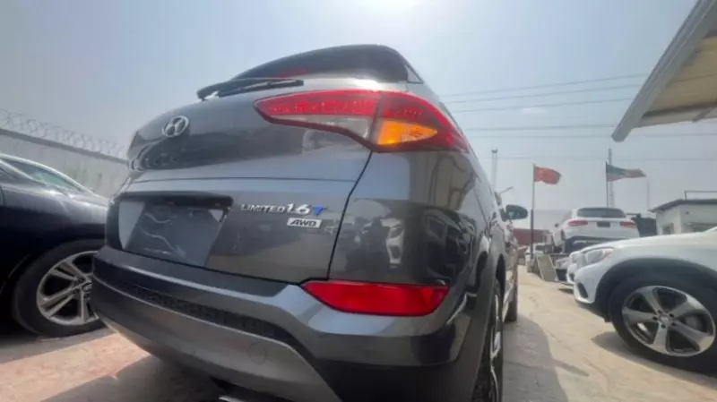 Hyundai Tucson   - 2016