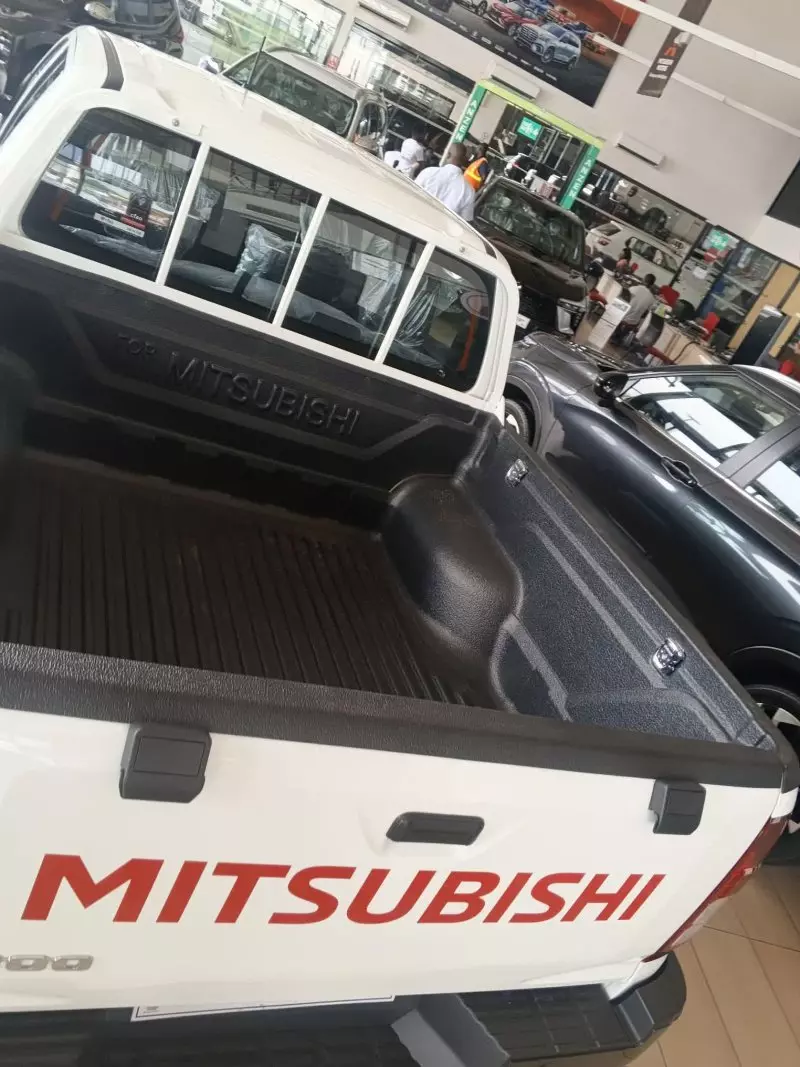 Mitsubishi L200   - 2026