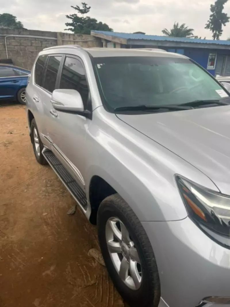 Lexus GX 460   - 2010