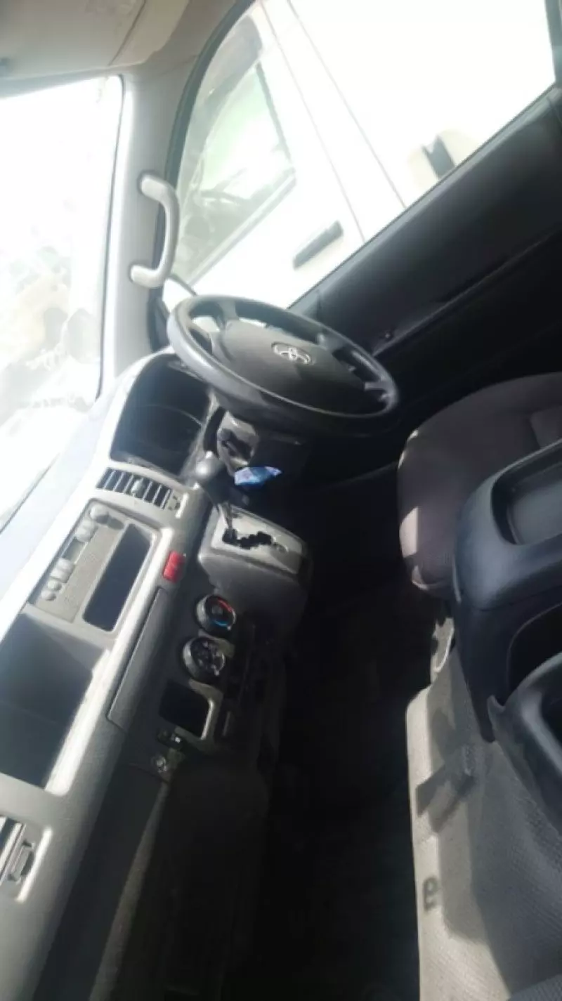 Toyota Hiace   - 2012