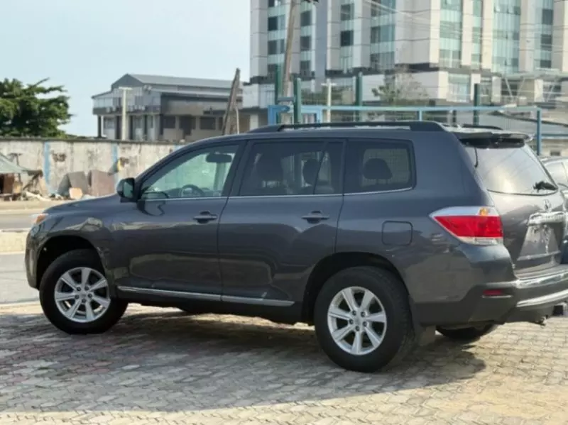 TOYOTA Highlander   - 2012