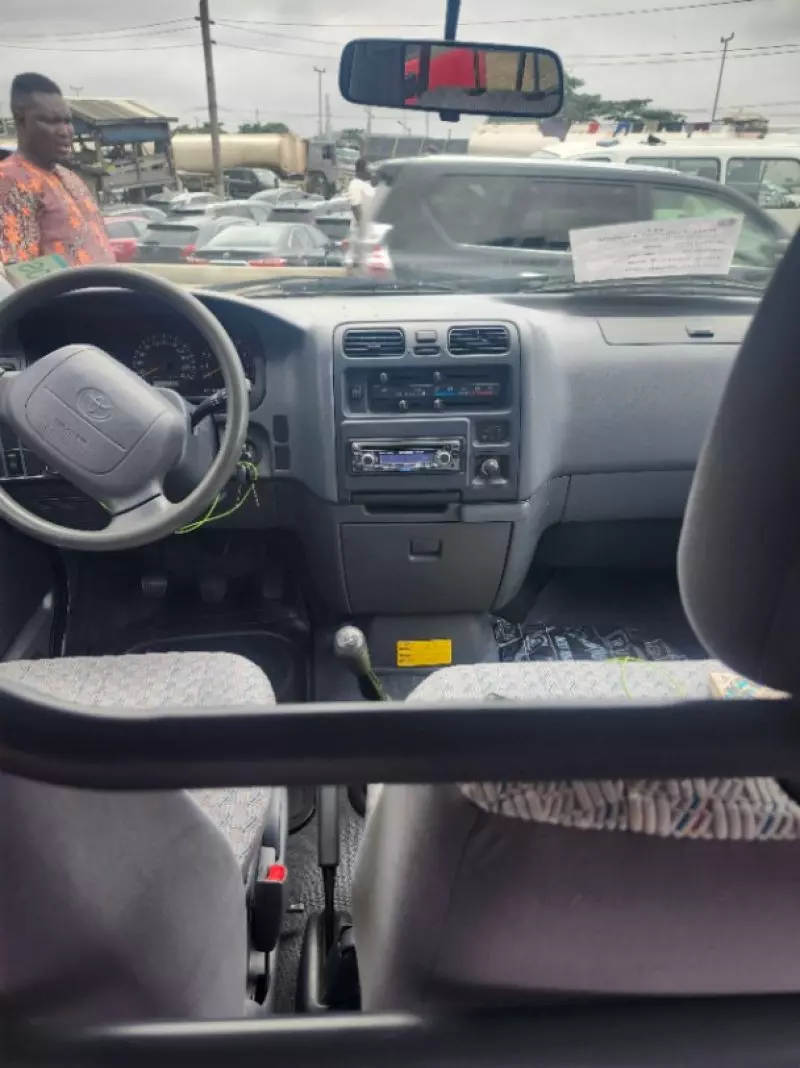 Toyota Hiace   - 2006