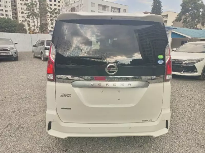 Nissan Serena   - 2019