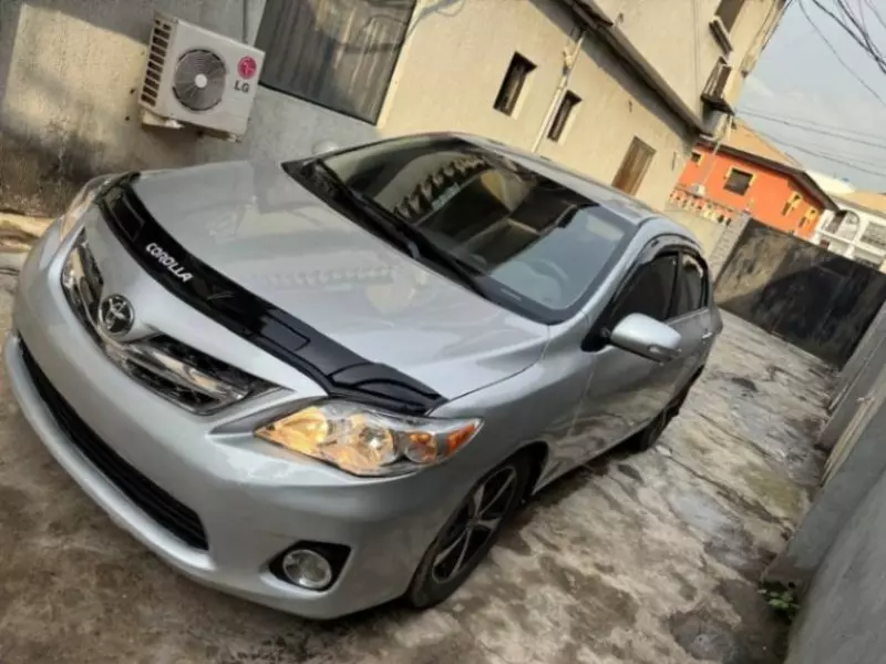 Toyota Corolla   - 2010