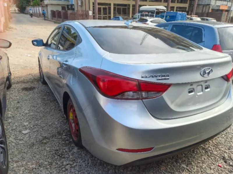 Hyundai Elantra   - 2016