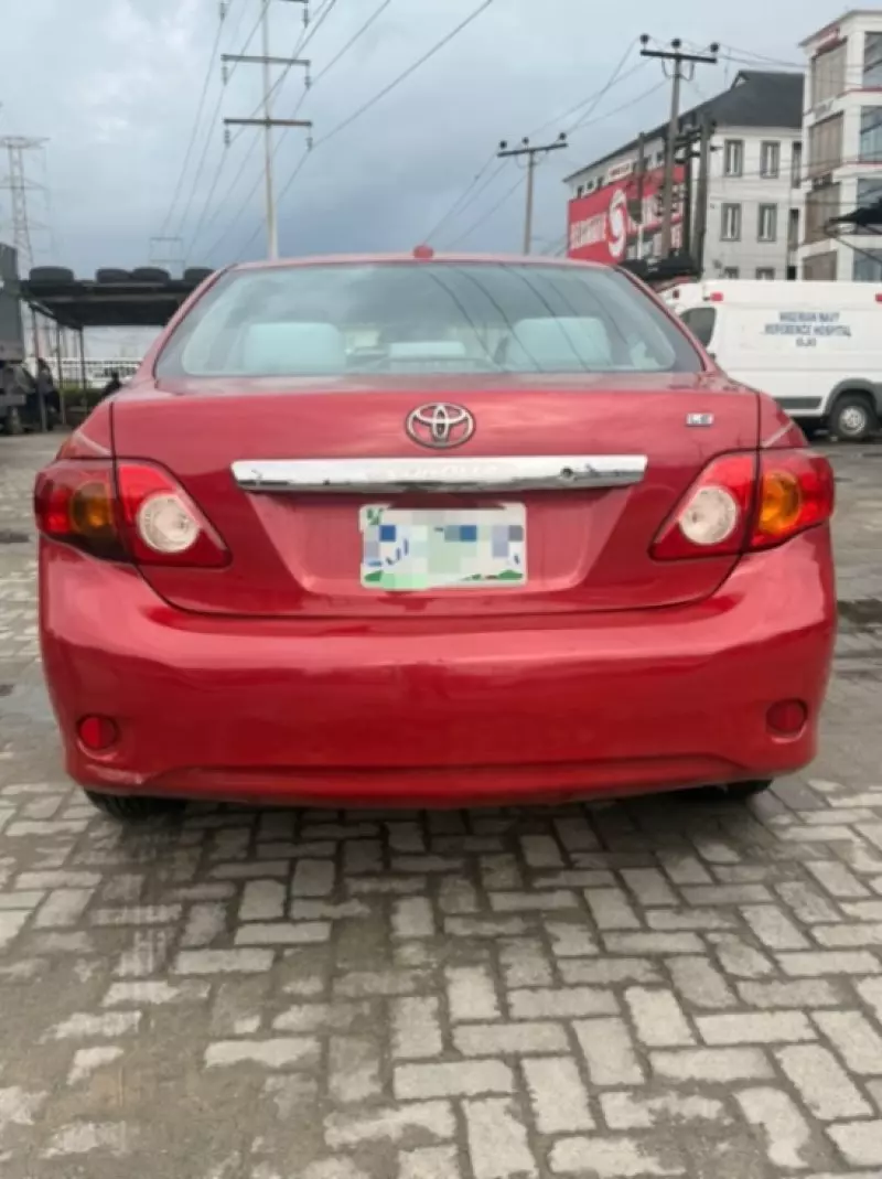 TOYOTA Corolla   - 2010