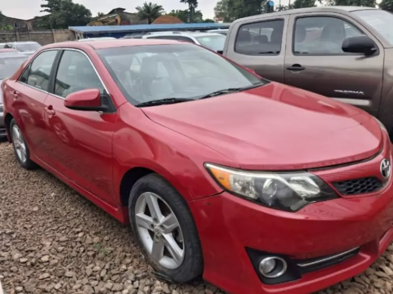 TOYOTA Camry   - 2012