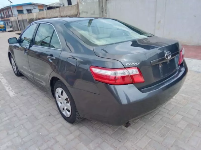 Toyota Camry - 2007