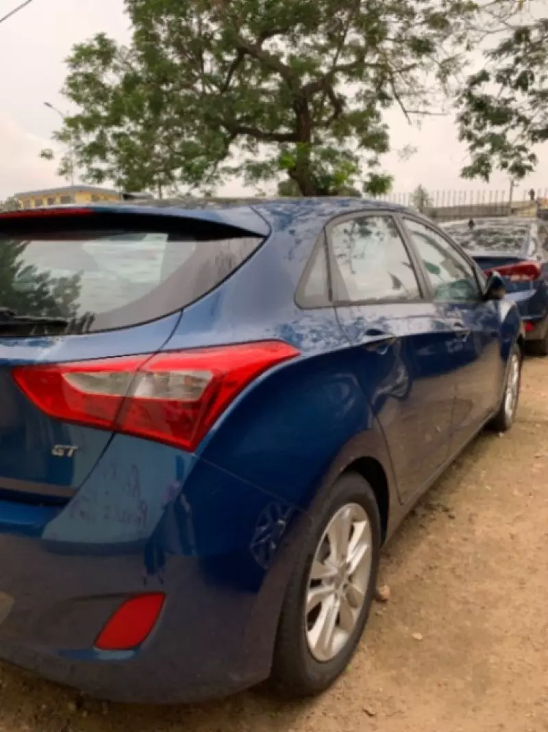 Hyundai Elantra - 2014