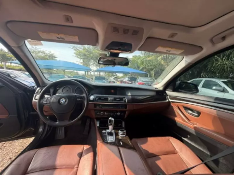 BMW 528i   - 2013