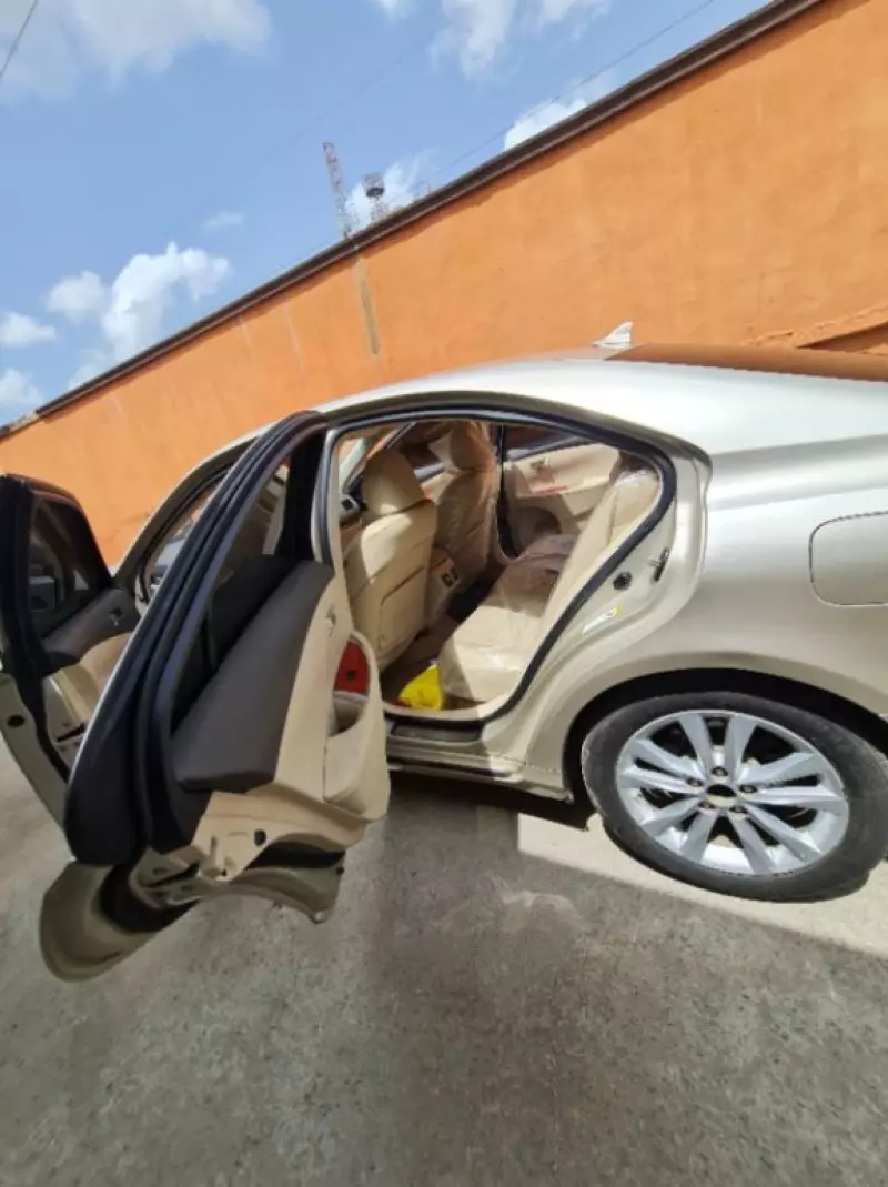 Lexus ES   - 2011