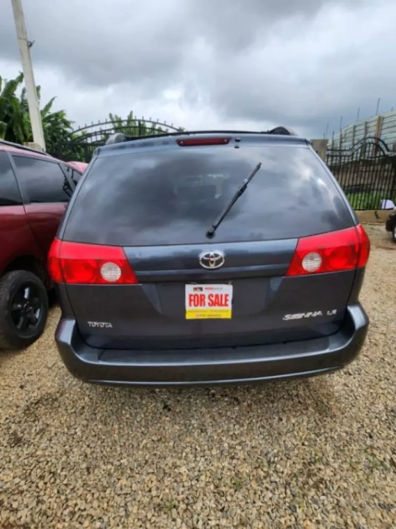 Toyota Sienna   - 2008