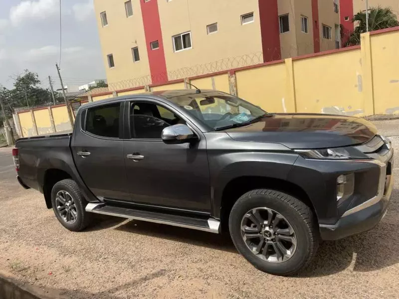 Mitsubishi L200 D/C Sportero A/T   - 2022