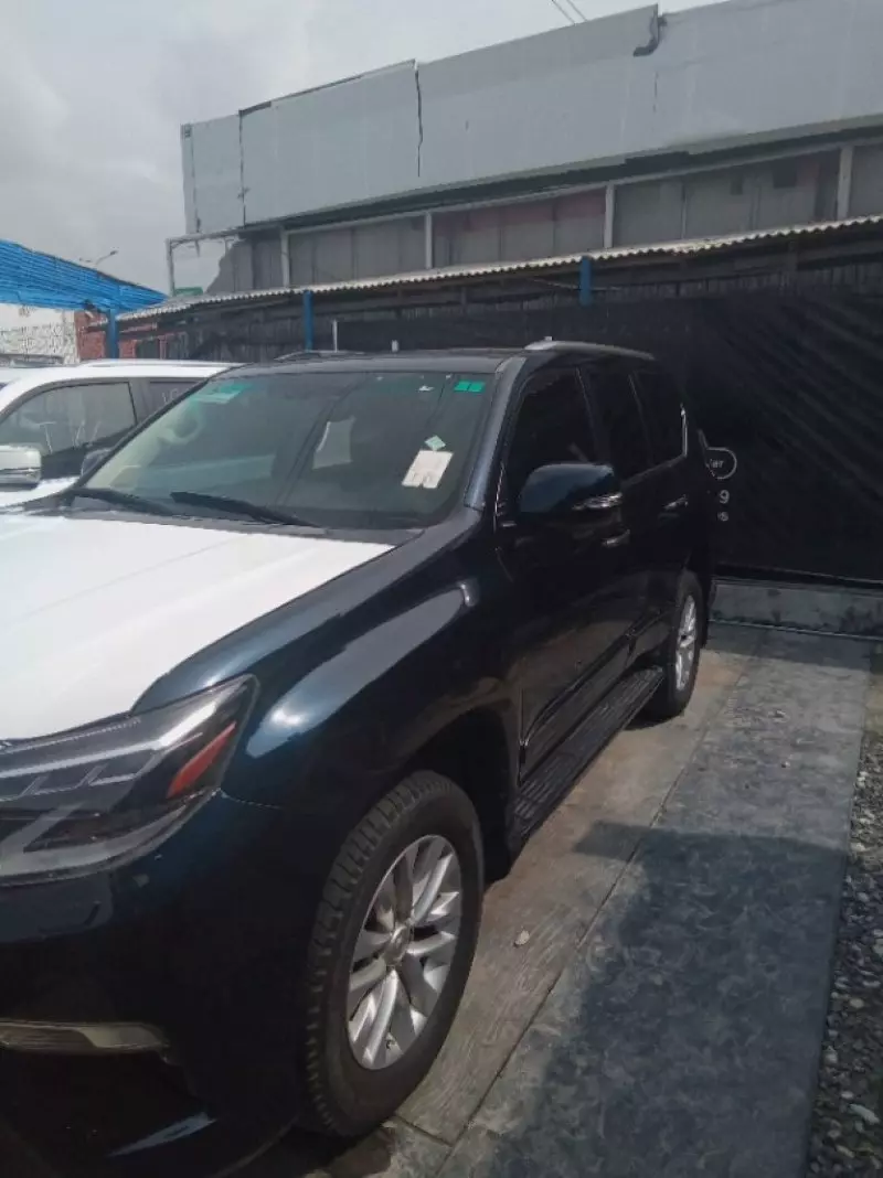 Lexus GX 460   - 2010