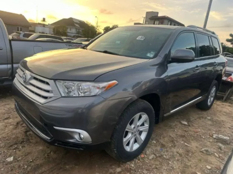 Toyota Highlander   - 2013