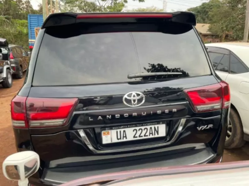 TOYOTA Land Cruiser VX   - 2015
