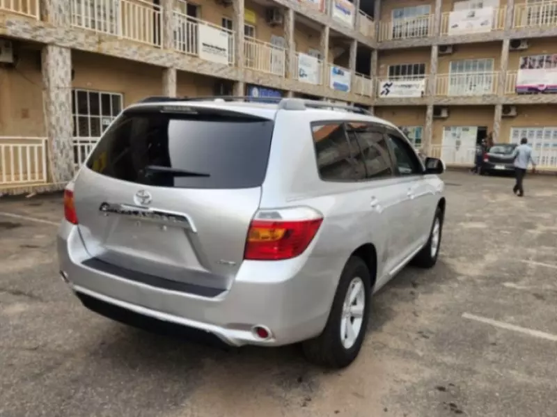Toyota Highlander - 2010