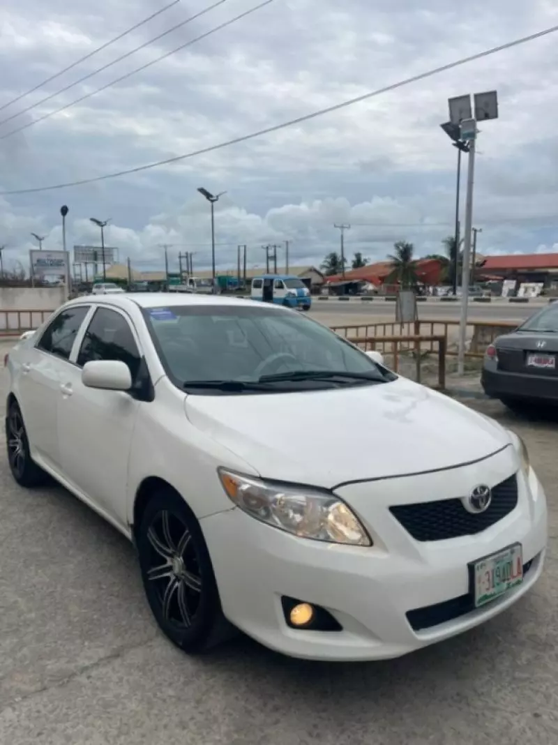 TOYOTA Corolla - 2009