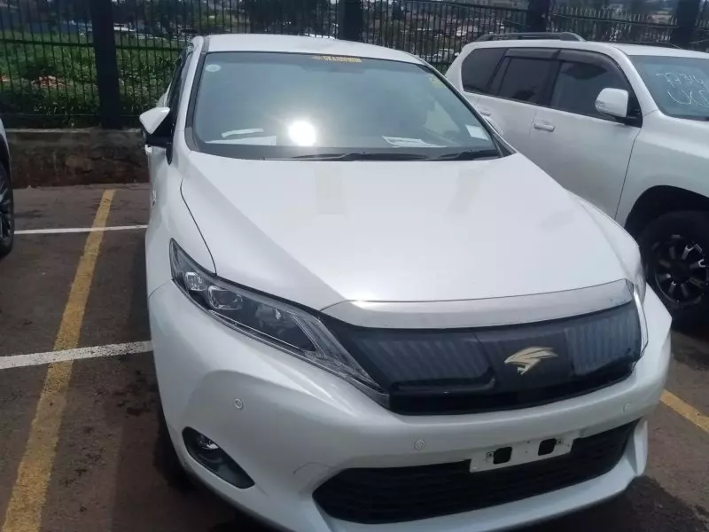 Toyota Harrier hybrid    - 2015